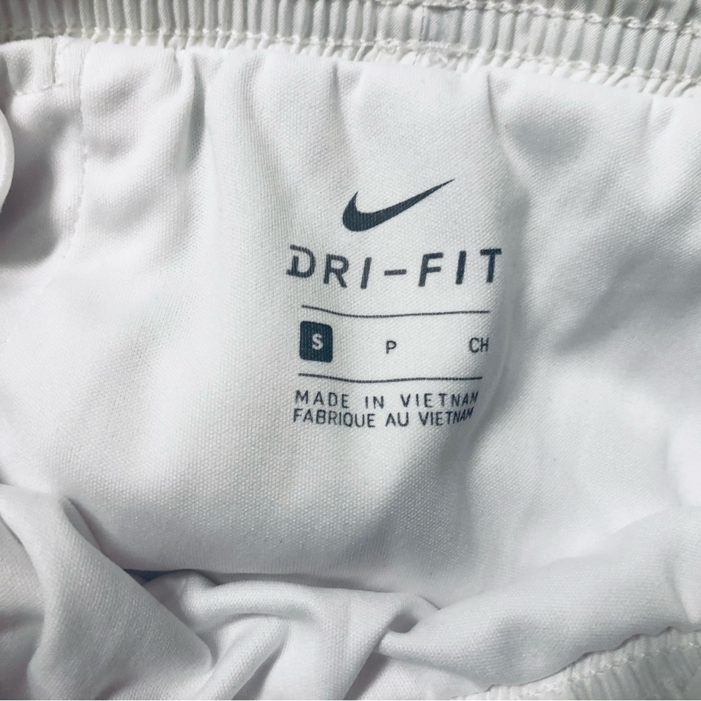 NIKE SHORTS. Girls small. Sz 6/7 NEW - Picture 4 of 4